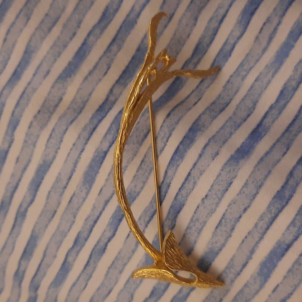Vintage, Brushed Goldtone Arrow Brooch